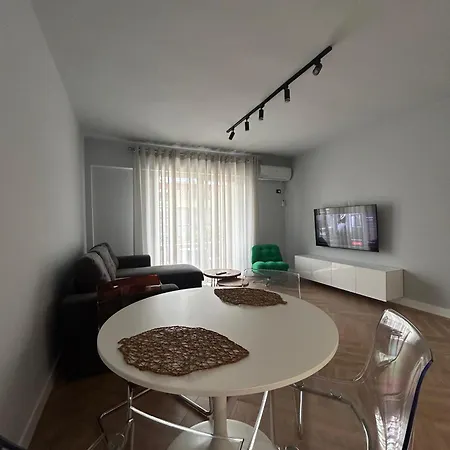 Modern Luxe Escape *