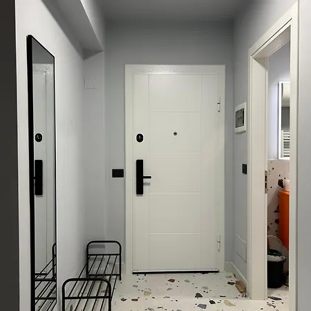 Modern Luxe Escape Apartment Polisi i Vogel