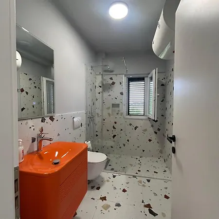 Modern Luxe Escape Polisi i Vogel