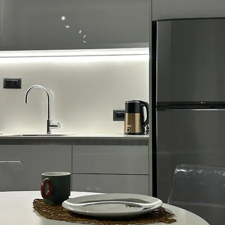 Modern Luxe Escape Polisi i Vogel